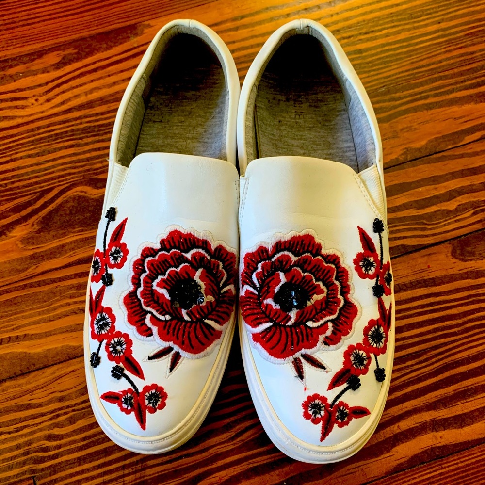 Nine West Sneaker Flats Size 6 Like New!